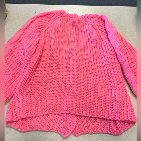 🖤LAST CHANCE🖤 HOT PINK SWEATER - Picture 4 of 4